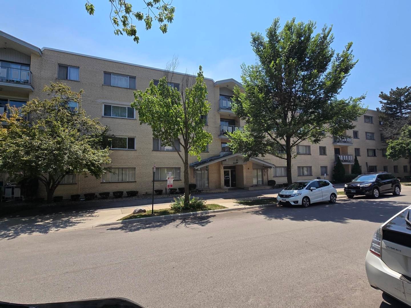 5251 Galitz Street #410 — Skokie, IL 60077