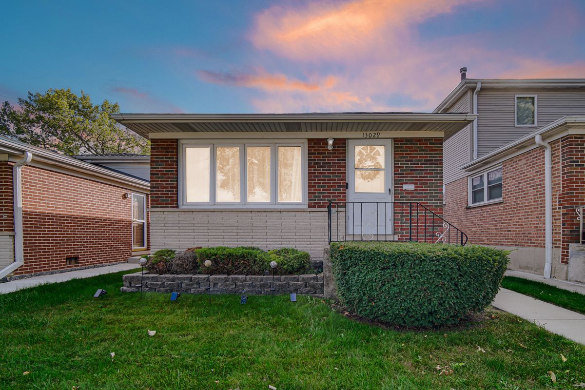 13029 Burley Avenue, Chicago, IL 60633