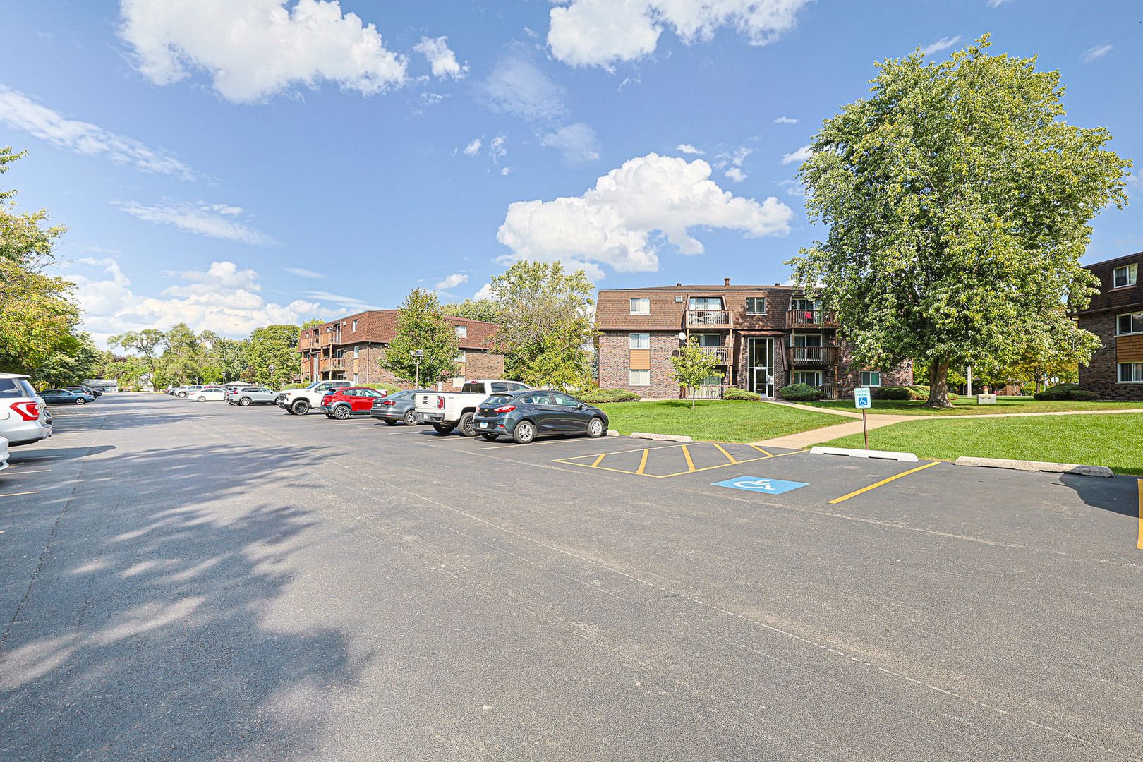 19380 Wolf Road #6 — Mokena, IL 60448