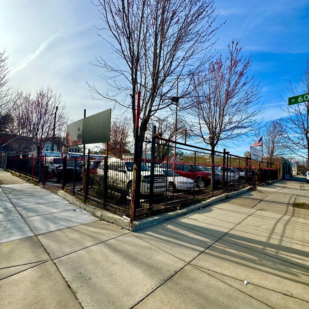 5954 S Ashland Avenue — Chicago, IL 60636
