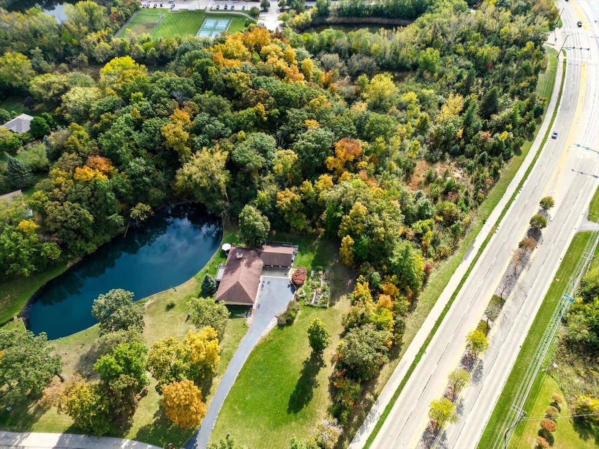 21041-51 Quentin Road, Lake Zurich, IL 60047