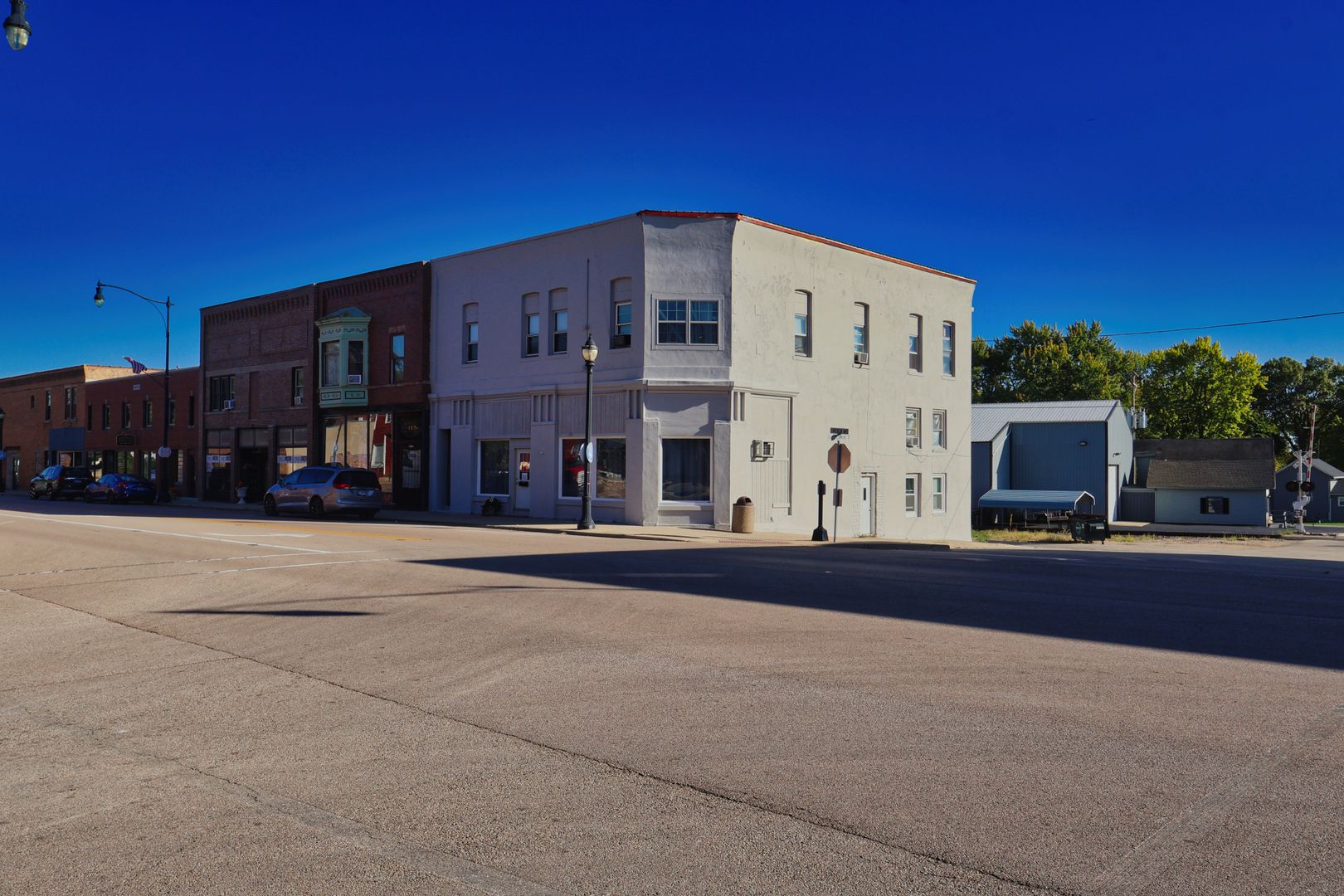 105 E Lincoln Avenue — Hinckley, IL 60520