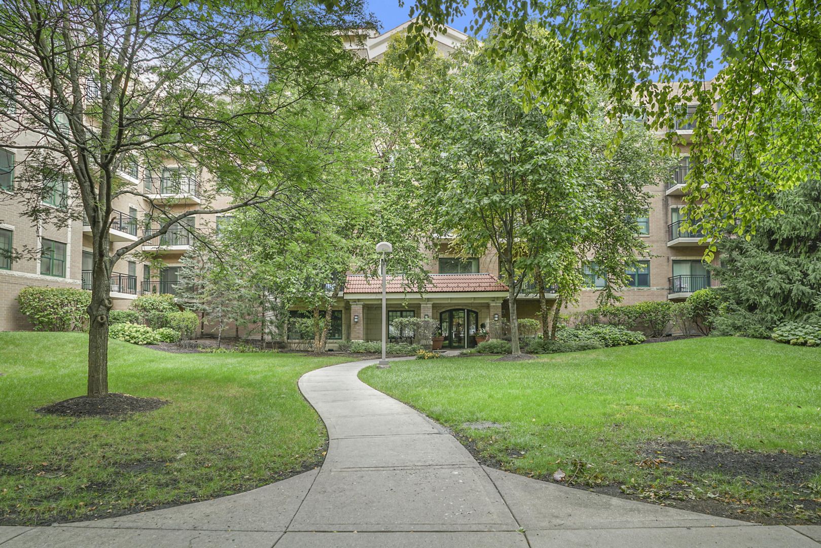 5100 W 96th Street #524 — Oak Lawn, IL 60453