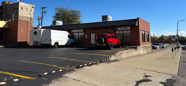 31 County Street, Waukegan, IL 60085