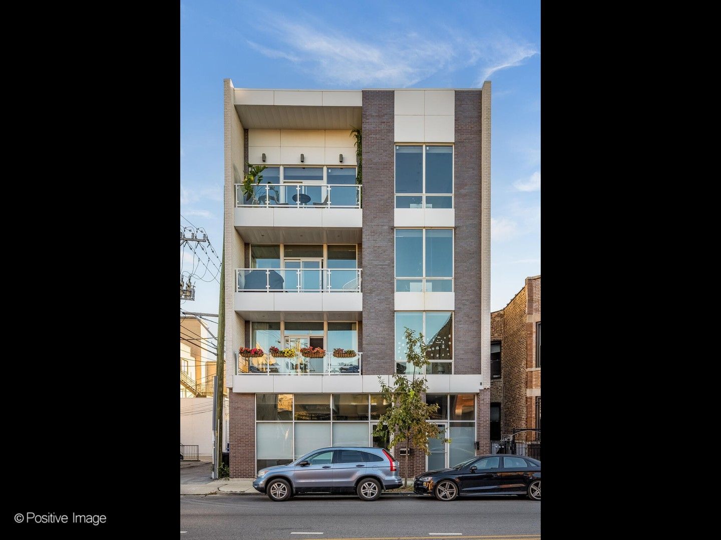 2015 W Armitage Avenue — Chicago, IL 60647