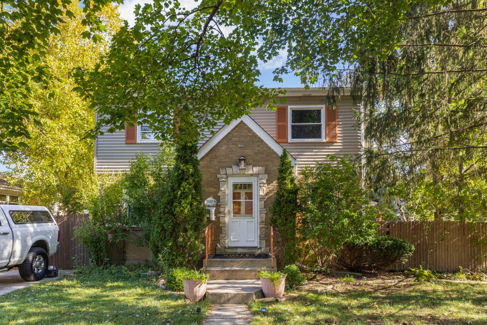 9047 S 50th Avenue — Oak Lawn, IL 60453