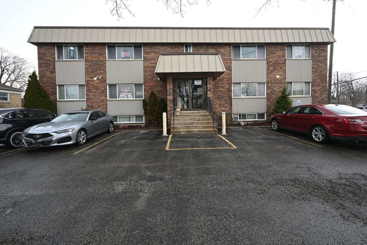1101 W IRVING PARK Road, Bensenville, IL 60106