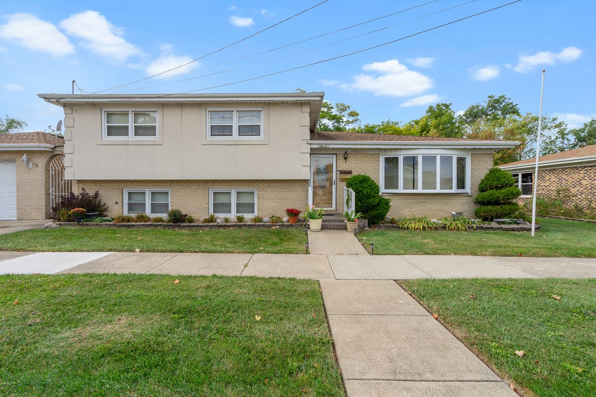 4038 Denley Avenue, Schiller Park, IL 60176