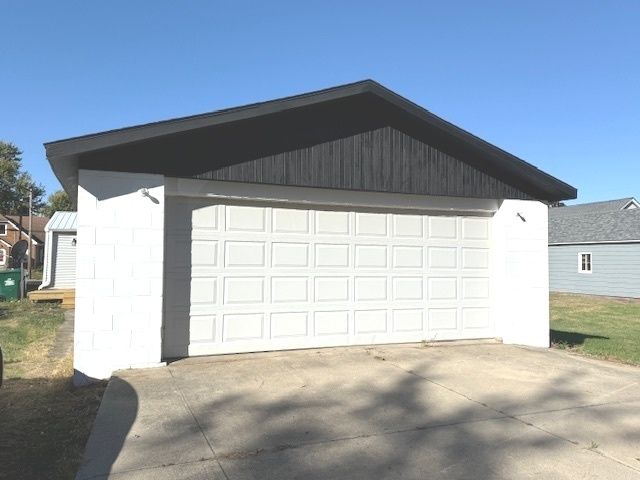 406 S Division Avenue, Polo, IL 61064