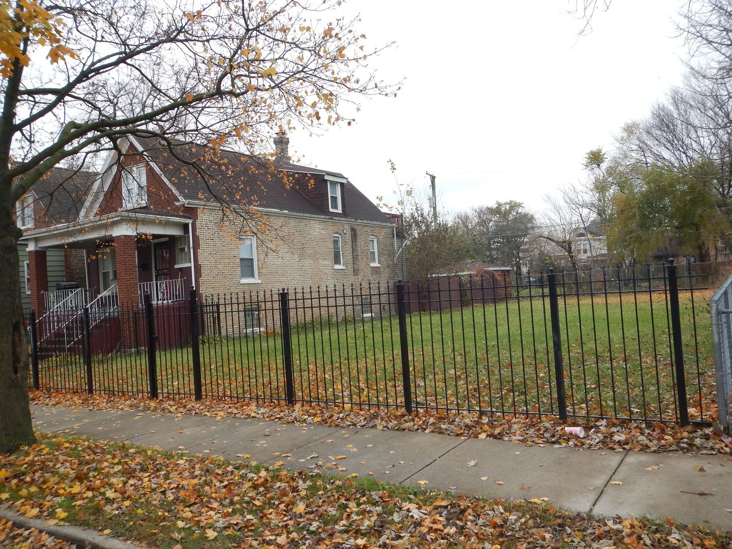7640 S Lowe Avenue — Chicago, IL 60620
