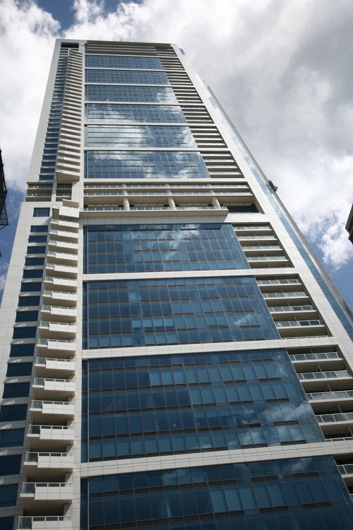 340 E Randolph Street #1506 — Chicago, IL 60601
