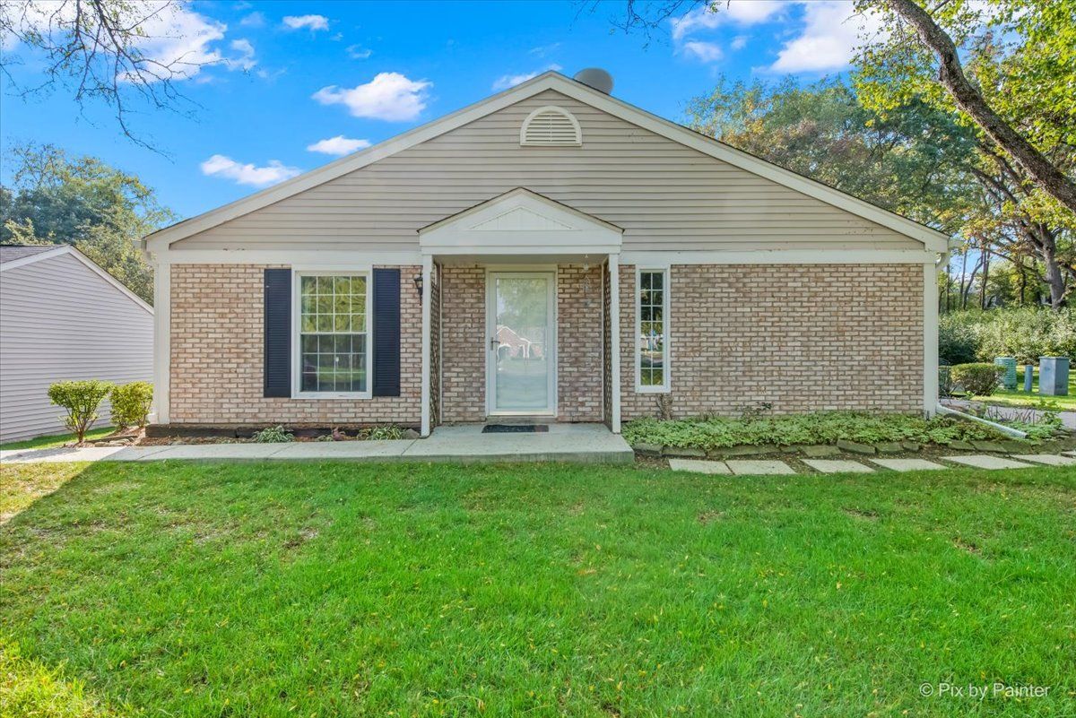 20 Red Oak Trail — Cary, IL 60013