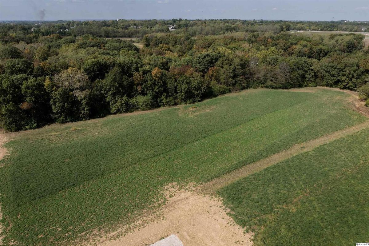 5911 Orchards Edge Lane, Quincy, IL 62305