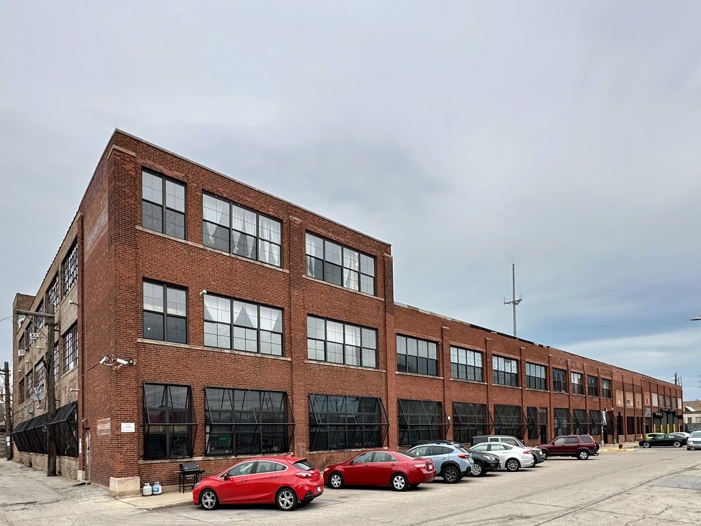 3124 W CARROLL Street #2F — Chicago, IL 60612