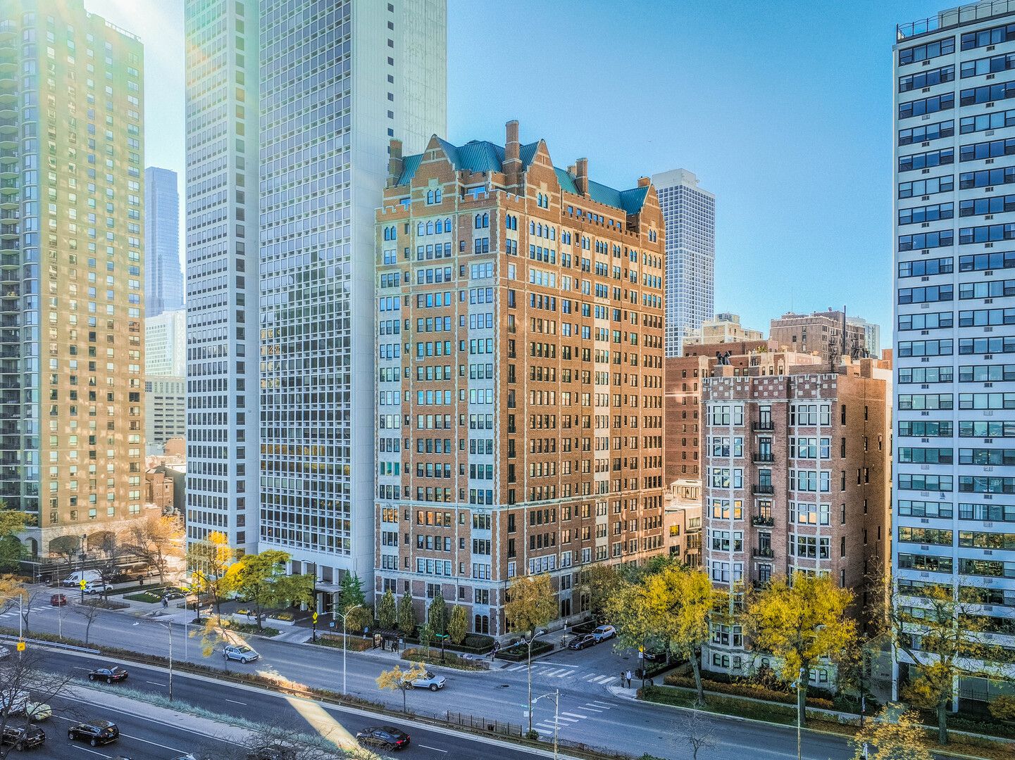 1120 Lake Shore Drive — Chicago, IL 60611