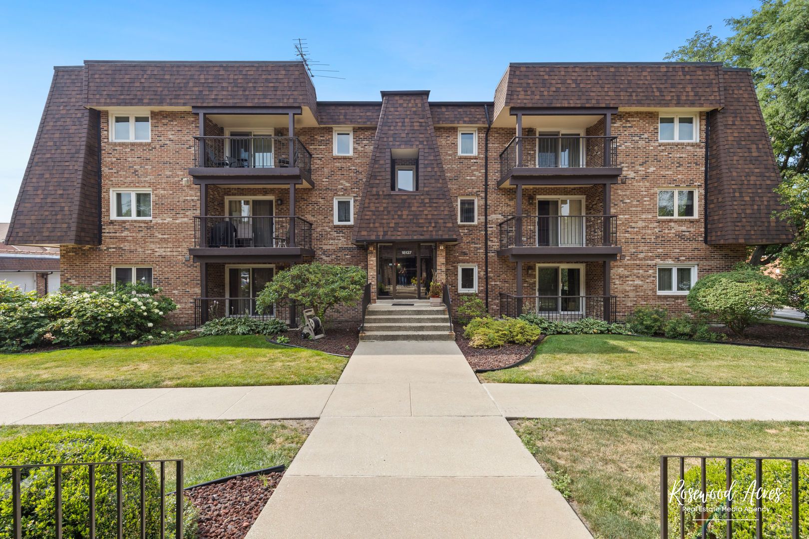 18137 Martin Avenue #1NE — Homewood, IL 60430
