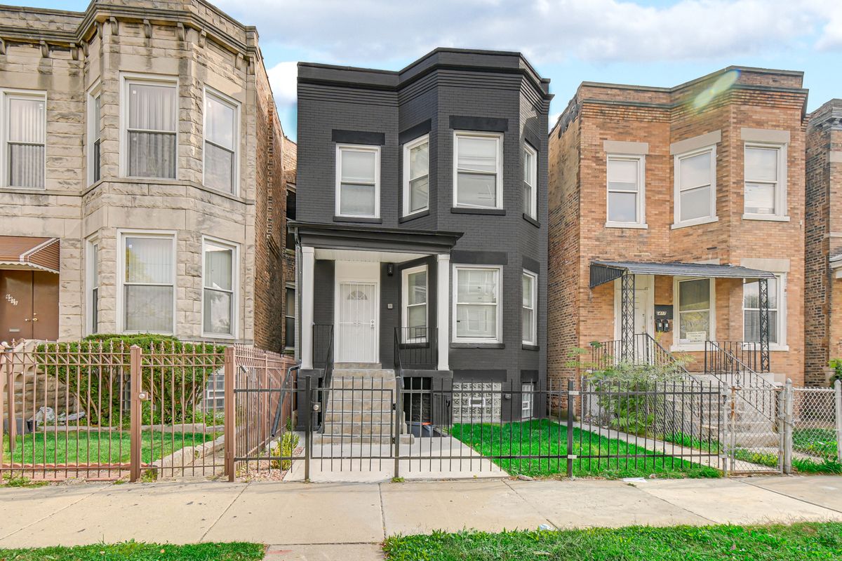 6415 Evans Avenue, Chicago, IL 60637
