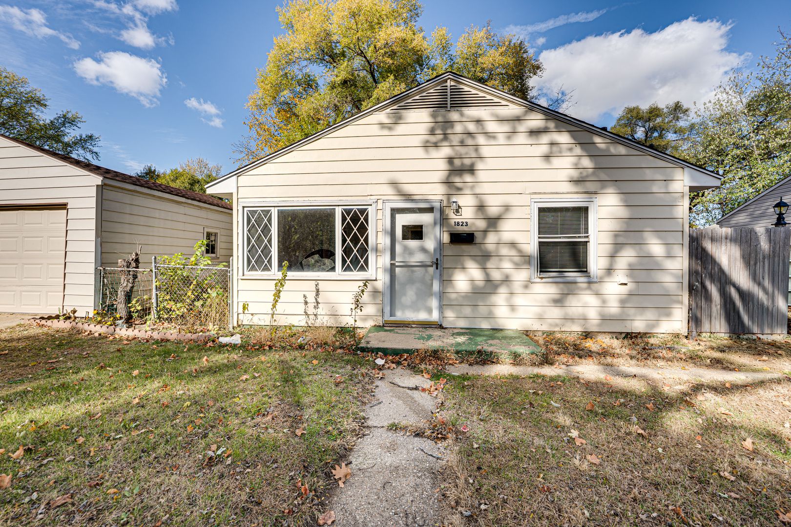 1823 Overdene Avenue — Rockford, IL 61103