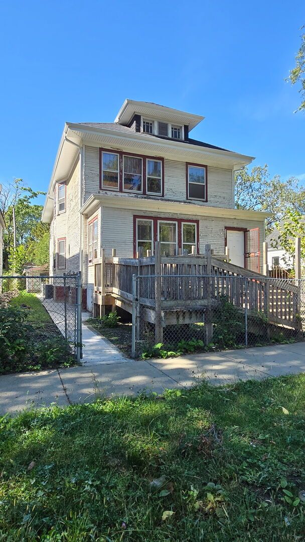 11944 Perry Avenue — Chicago, IL 60628