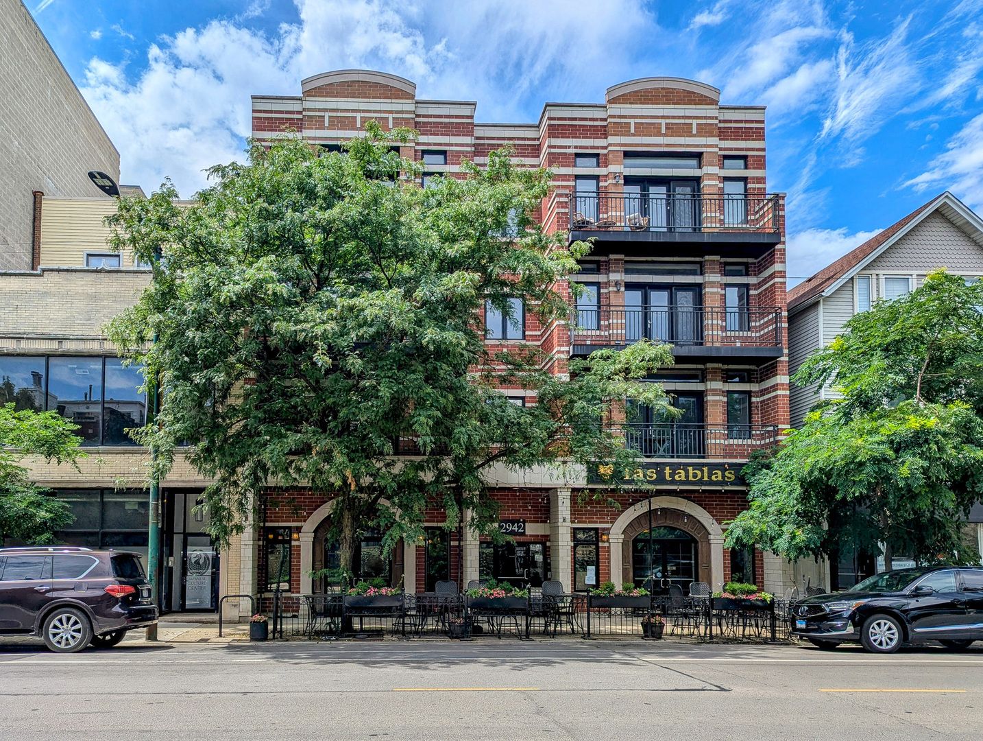 2942 Lincoln Avenue — Chicago, IL 60657
