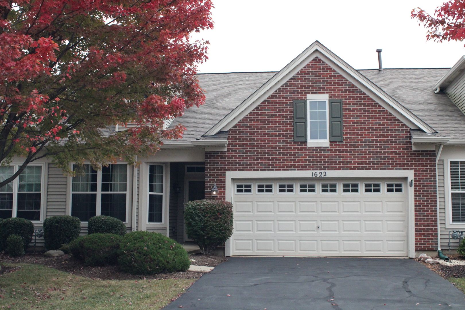 1622 Captiva Drive — Aurora, IL 60504