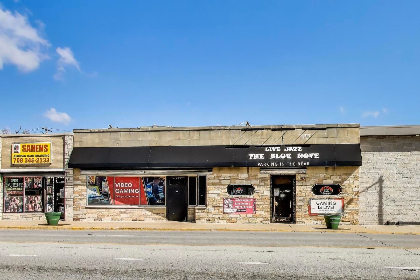 1715 W Roosevelt Road — Broadview, IL 60155