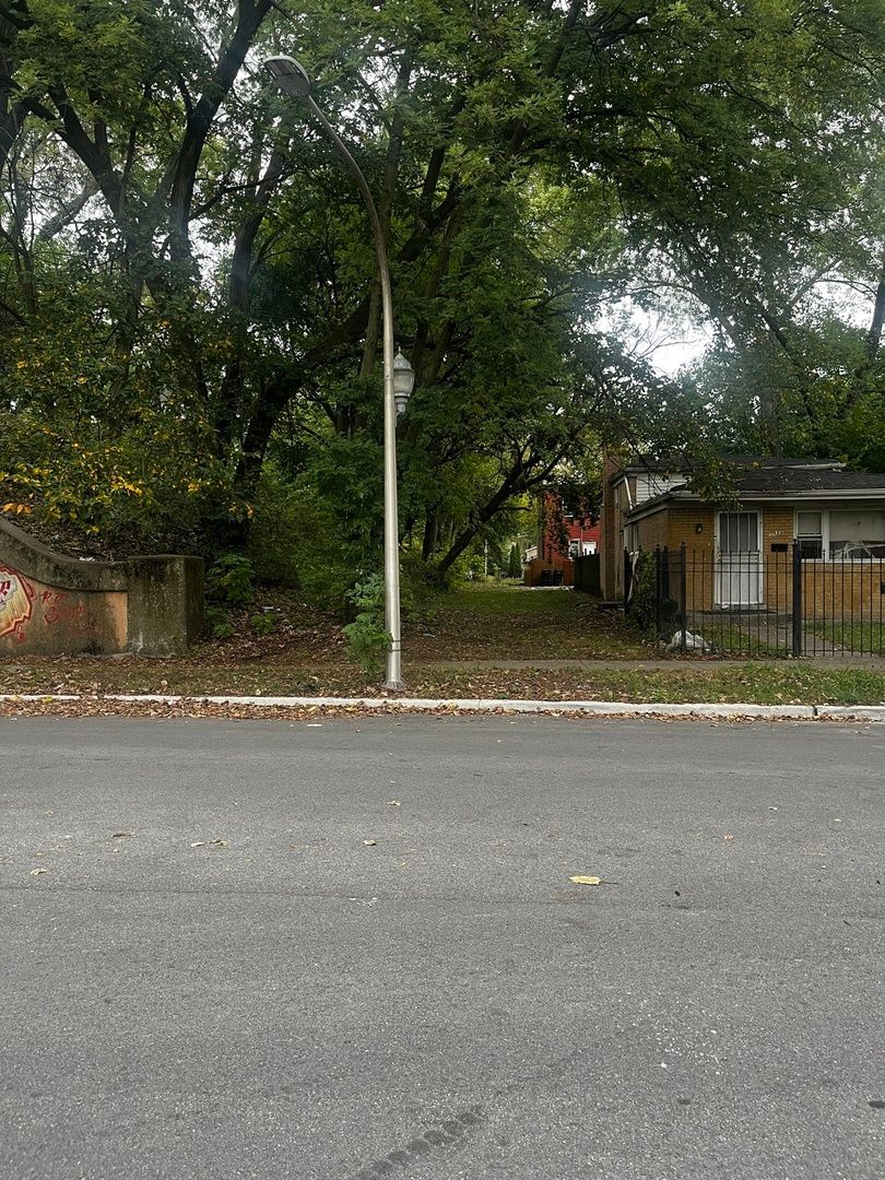 5831 S Carpenter Street — Chicago, IL 60621
