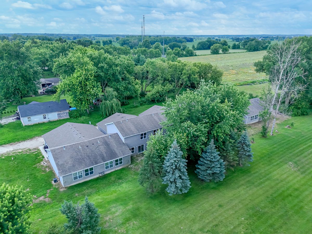 340 N Wooster Street, Capron, IL 61012