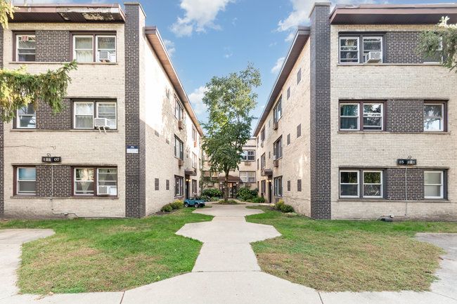 1511 W BIRCHWOOD Avenue #1F — Chicago, IL 60626