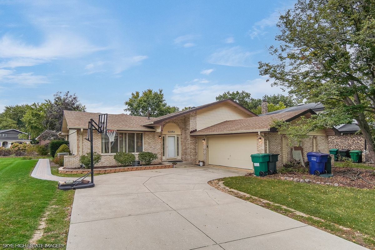 12152 Forestview Drive, Orland Park, IL 60467