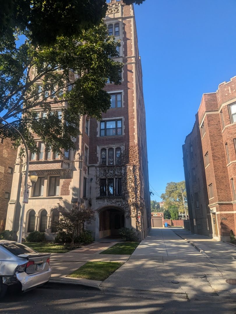 6740 S Oglesby Avenue #2 — Chicago, IL 60649