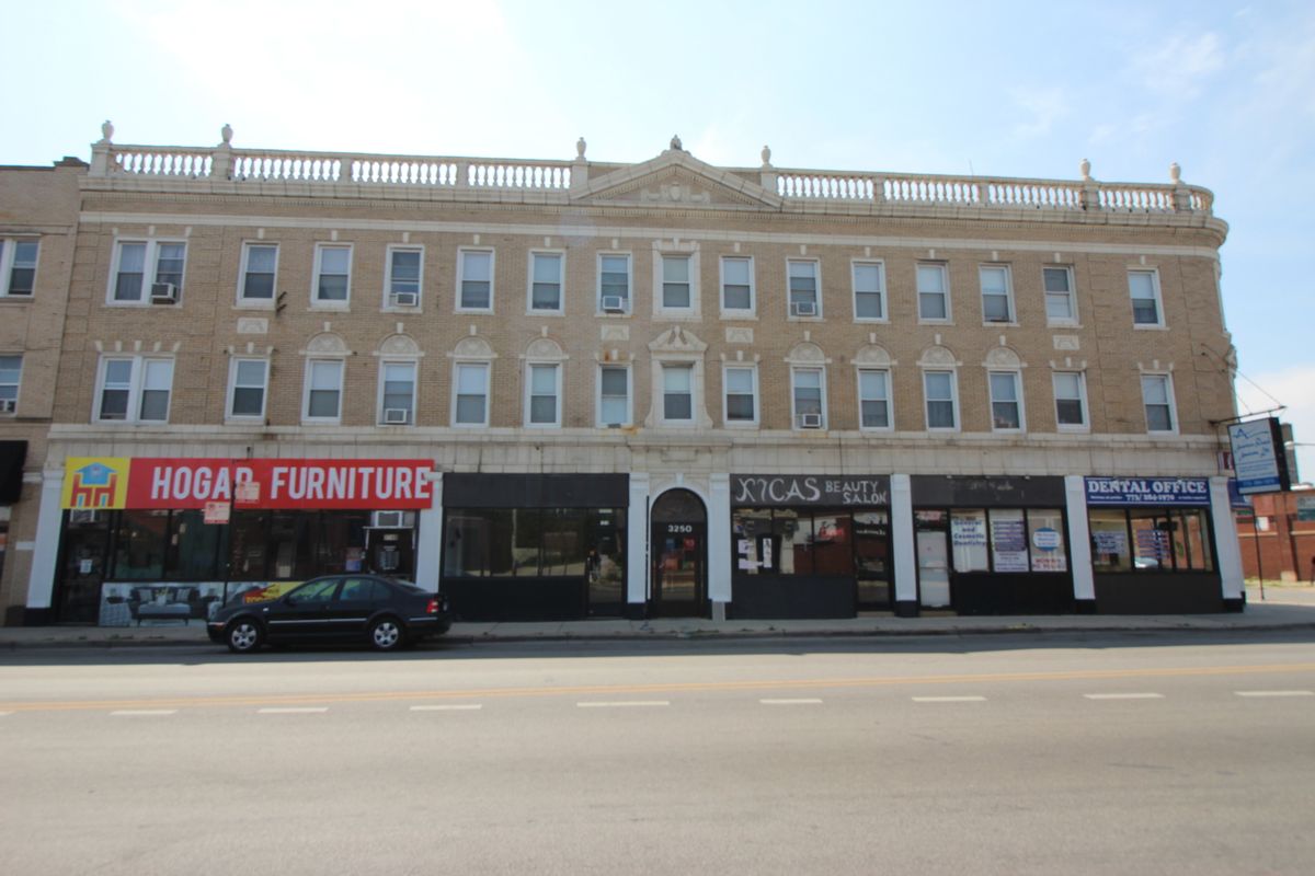 3256 Pulaski Road, Chicago, IL 60641