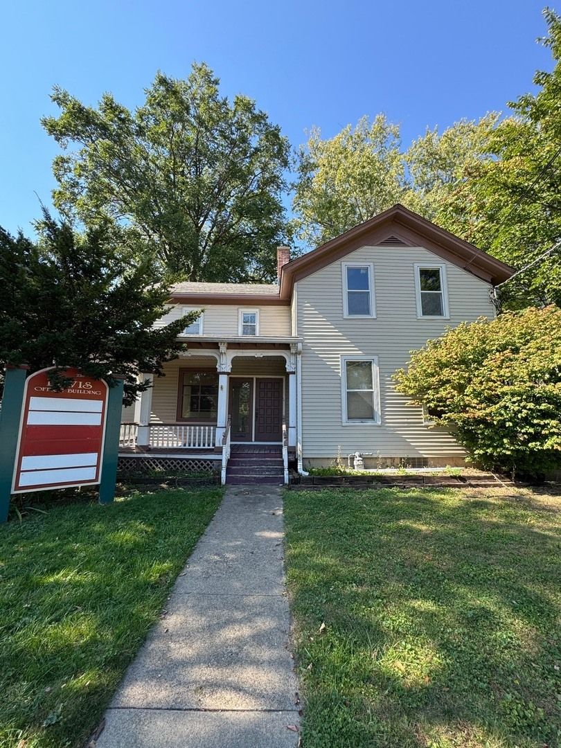 226 Martin Luther King Jr Avenue, Waukegan, IL 60085