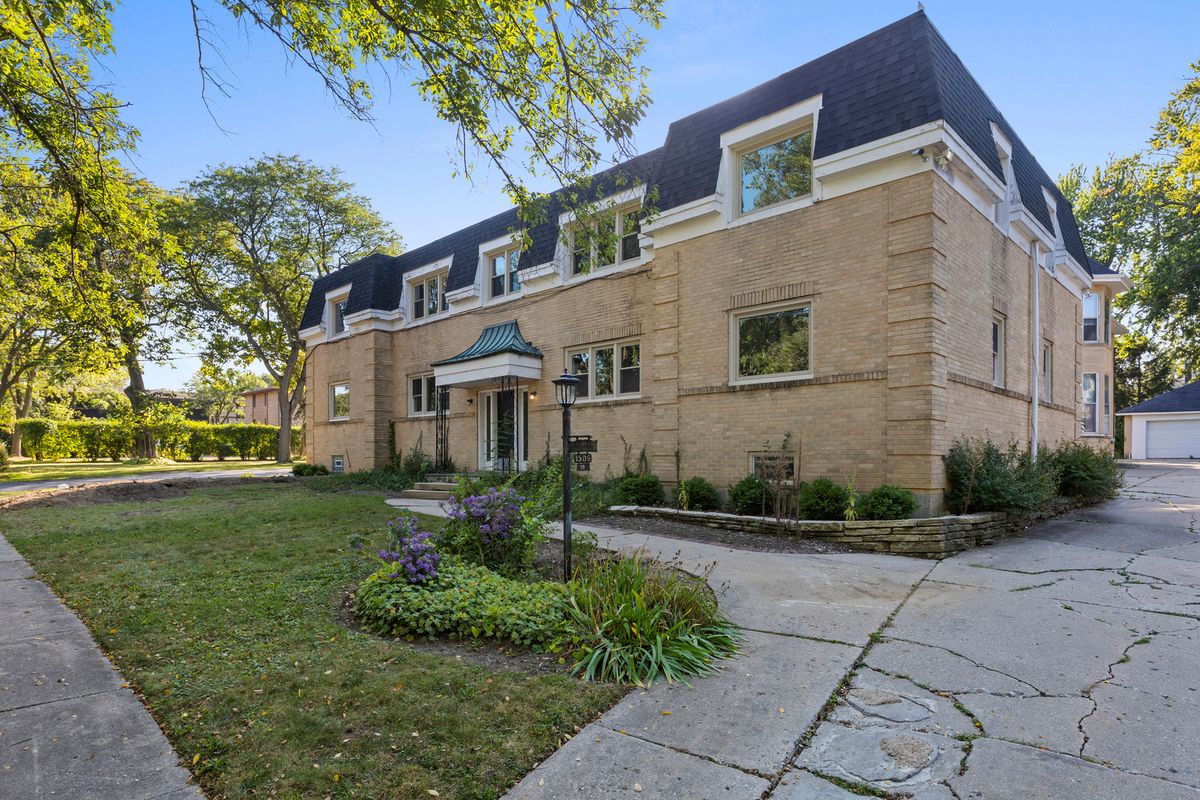 1506 Glencoe Avenue, Highland Park, IL 60035