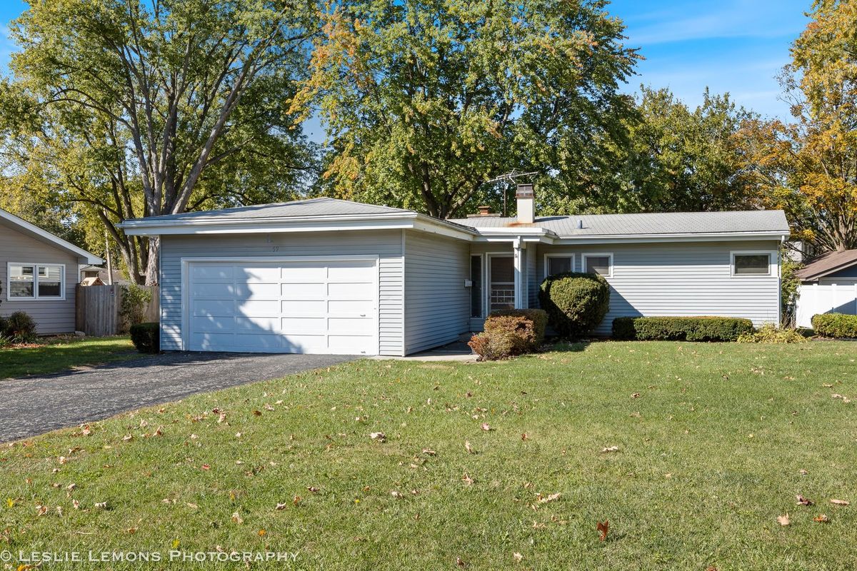 59 Elmwood Drive, Naperville, IL 60540