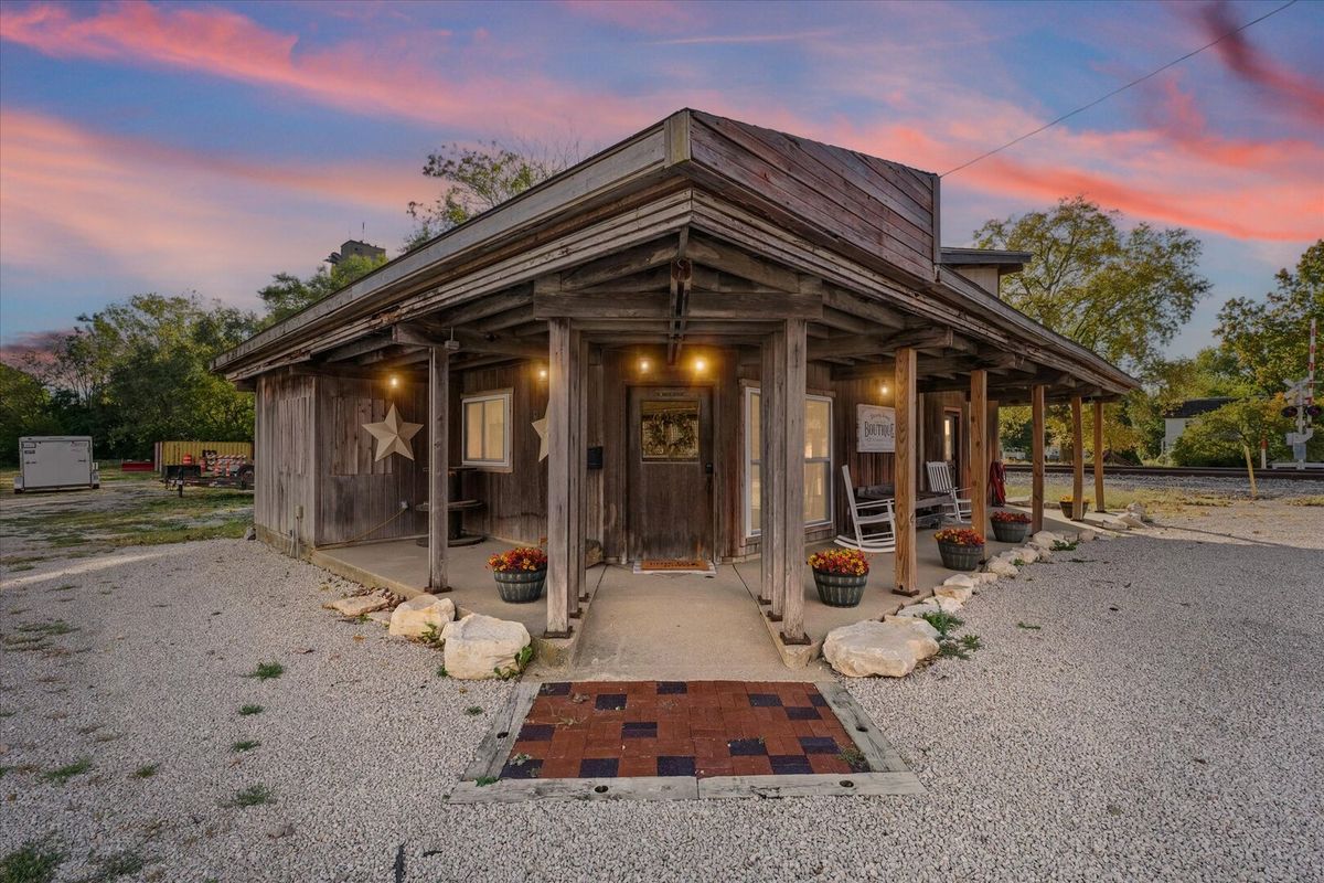 4 Bourne Street, Tolono, IL 61880