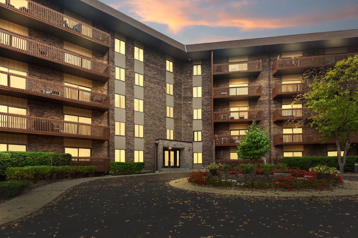 120 Lakeview Drive, Bloomingdale, IL 60108