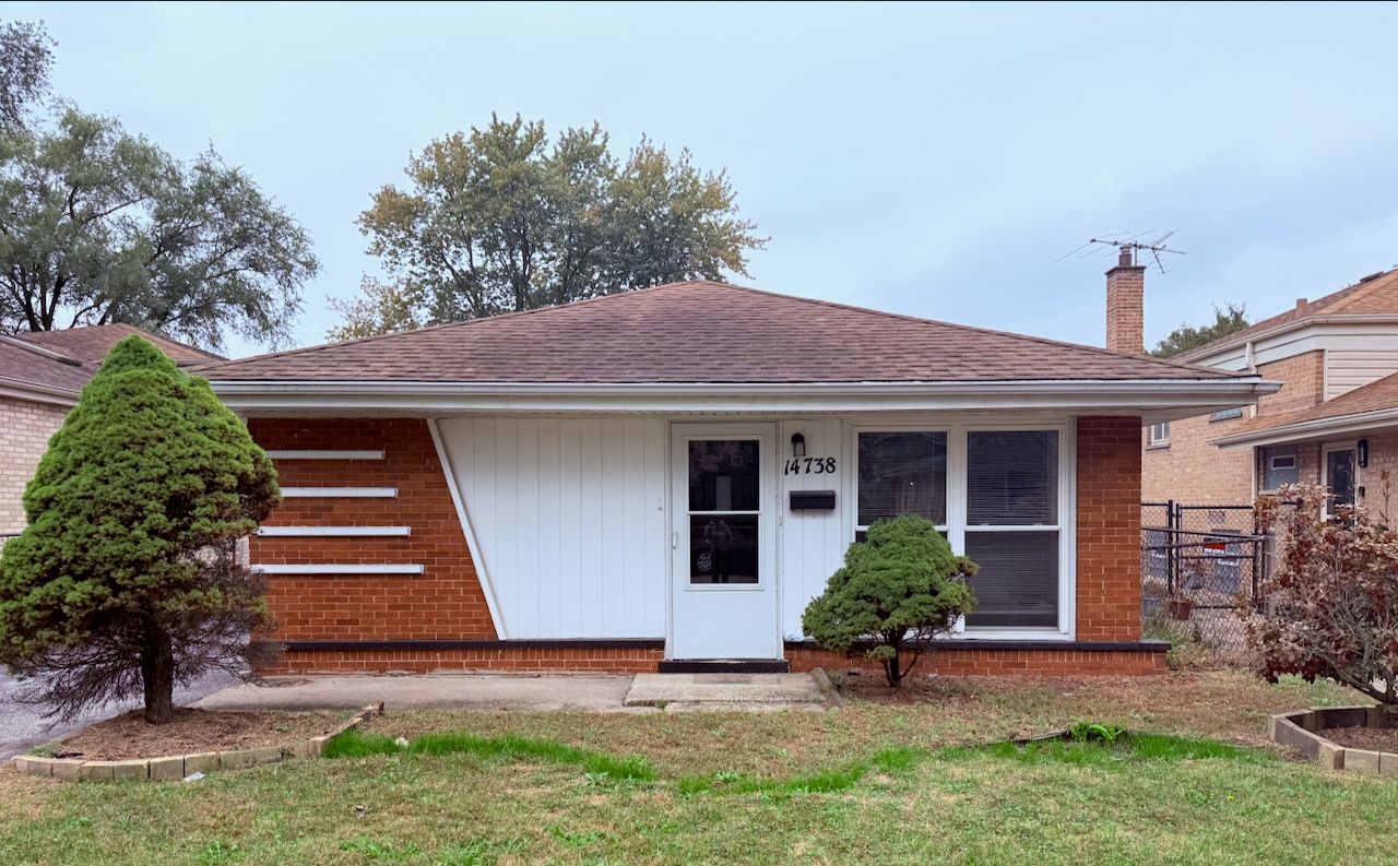 14738 Blackstone Avenue — Dolton, IL 60419