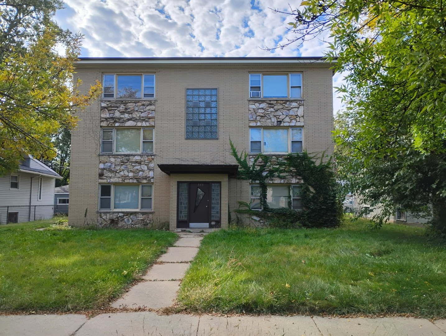 555 W 111TH Street — Chicago, IL 60628