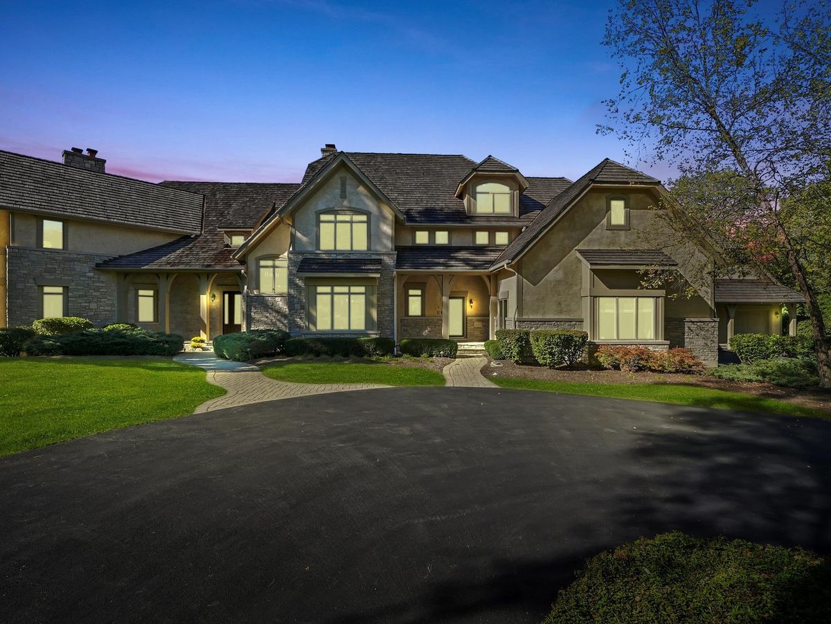 79 S Wynstone Drive, North Barrington, IL 60010