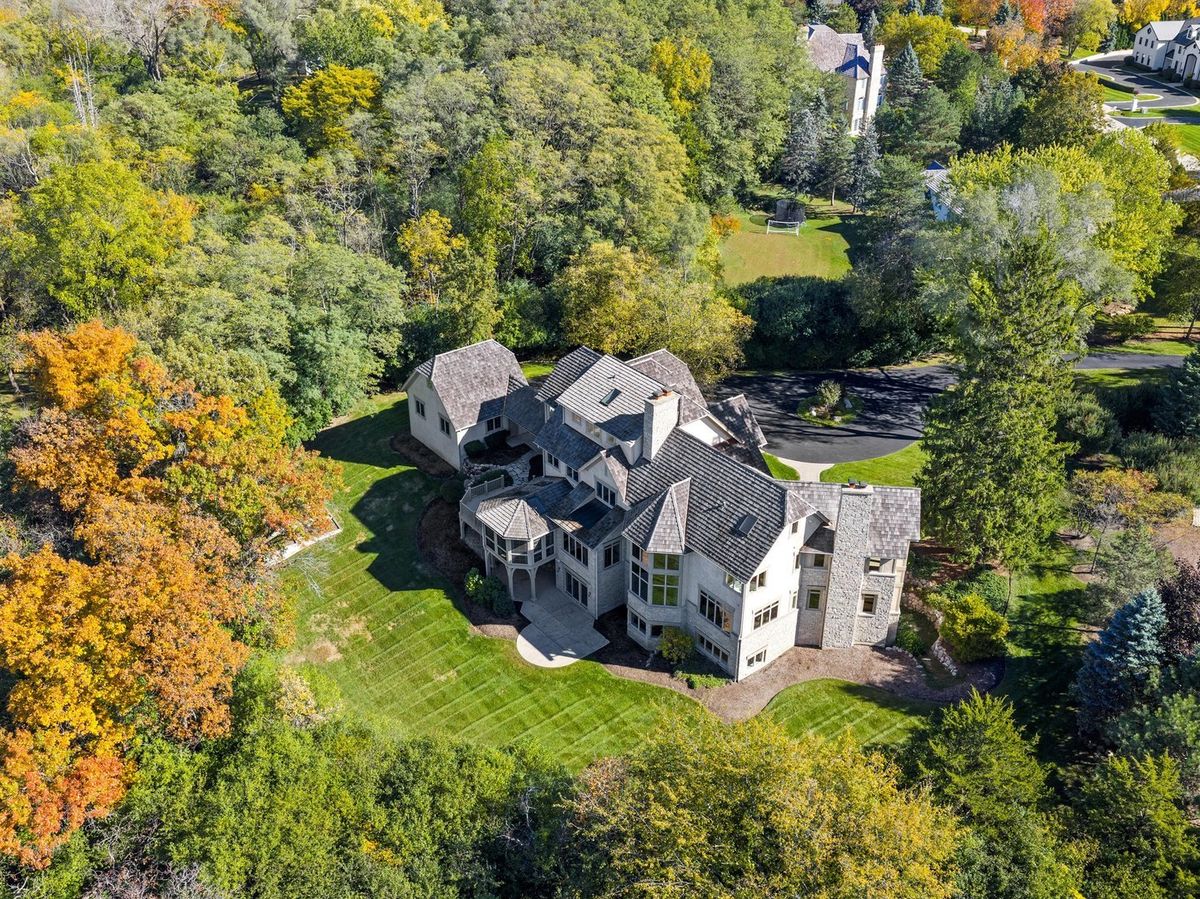 79 S Wynstone Drive, North Barrington, IL 60010