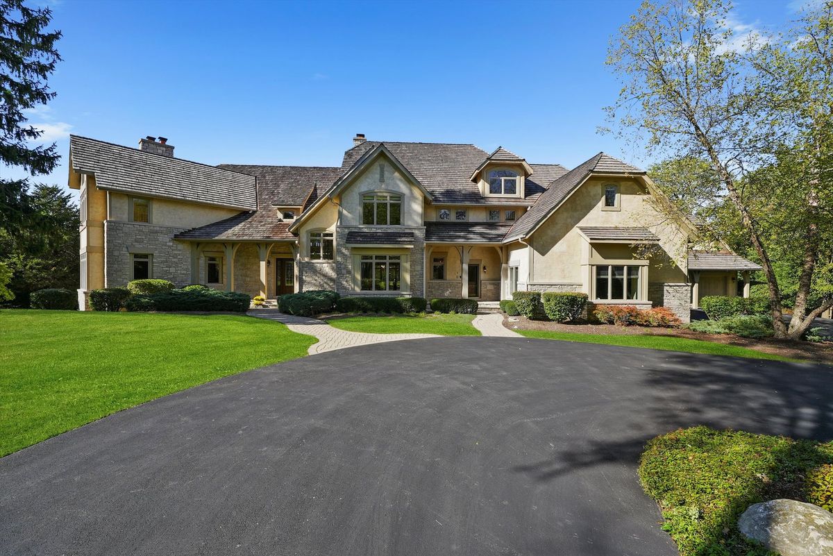 79 S Wynstone Drive, North Barrington, IL 60010