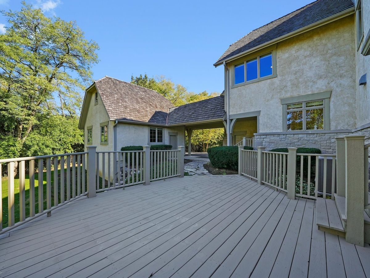 79 S Wynstone Drive, North Barrington, IL 60010