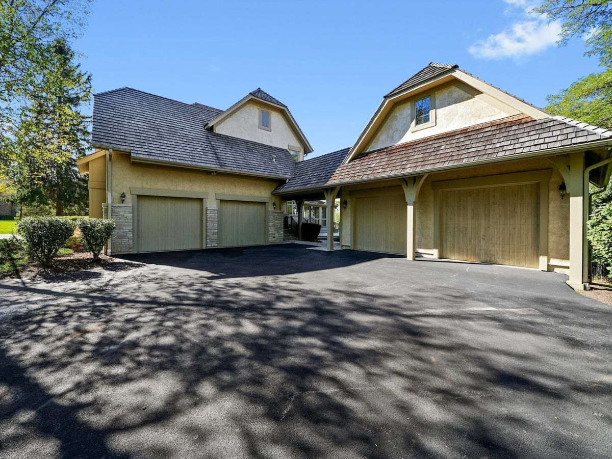 79 S Wynstone Drive, North Barrington, IL 60010