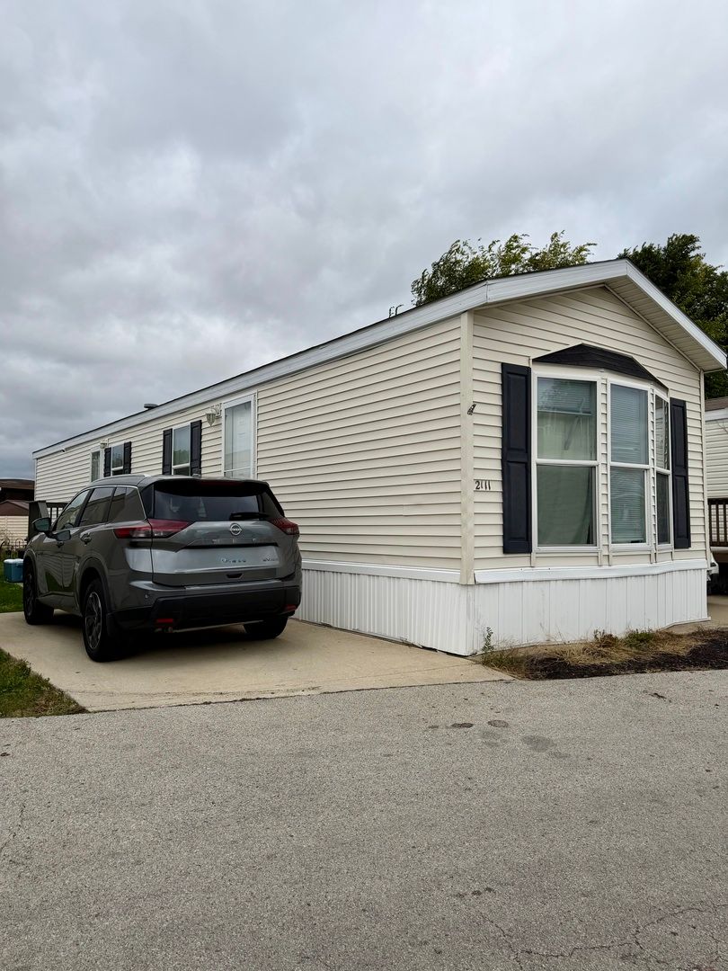 8800 Harlem Avenue — Bridgeview, IL 60455