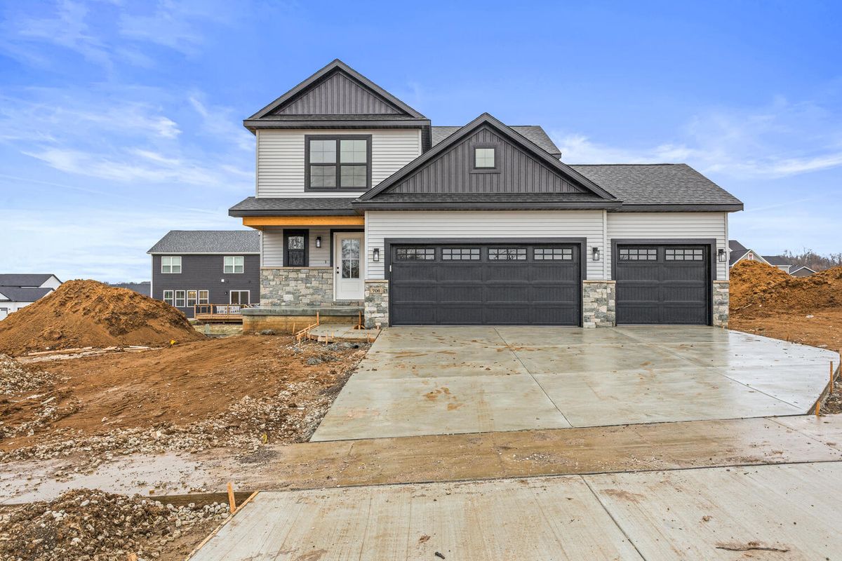 706 Wheatley Drive, Mahomet, IL 61853