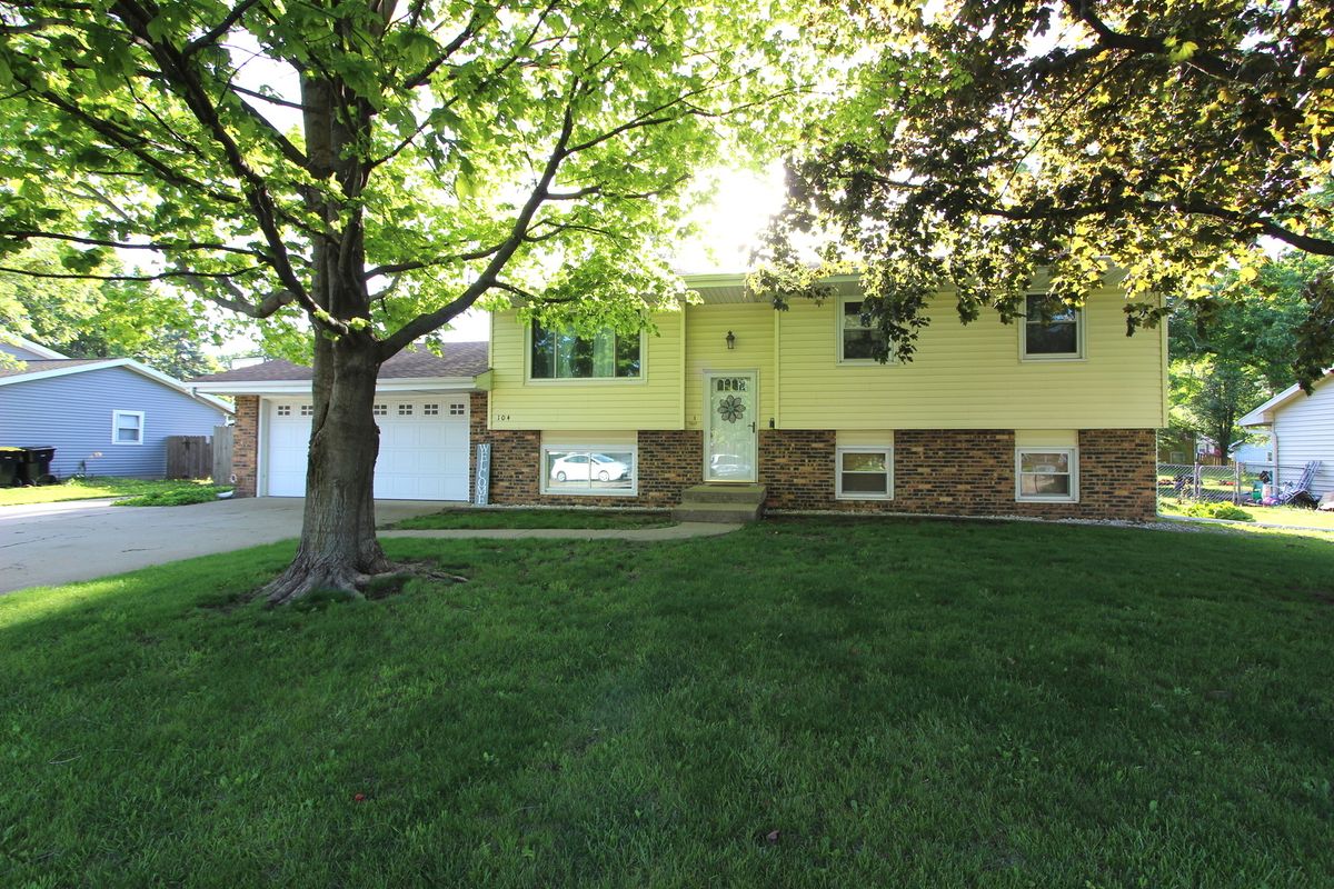 104 Parkside Road, Normal, IL 61761