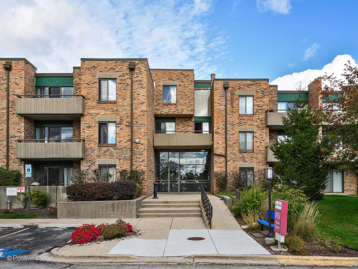 1931 Prairie Square #311 — Schaumburg, IL 60173