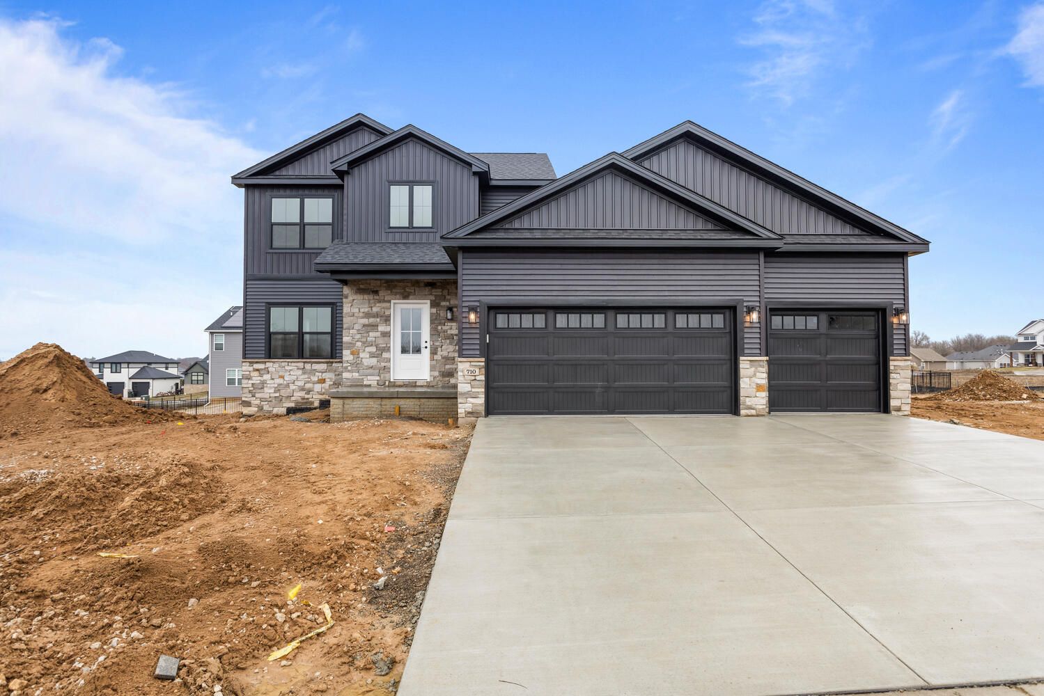 710 Wheatley Drive — Mahomet, IL 61853