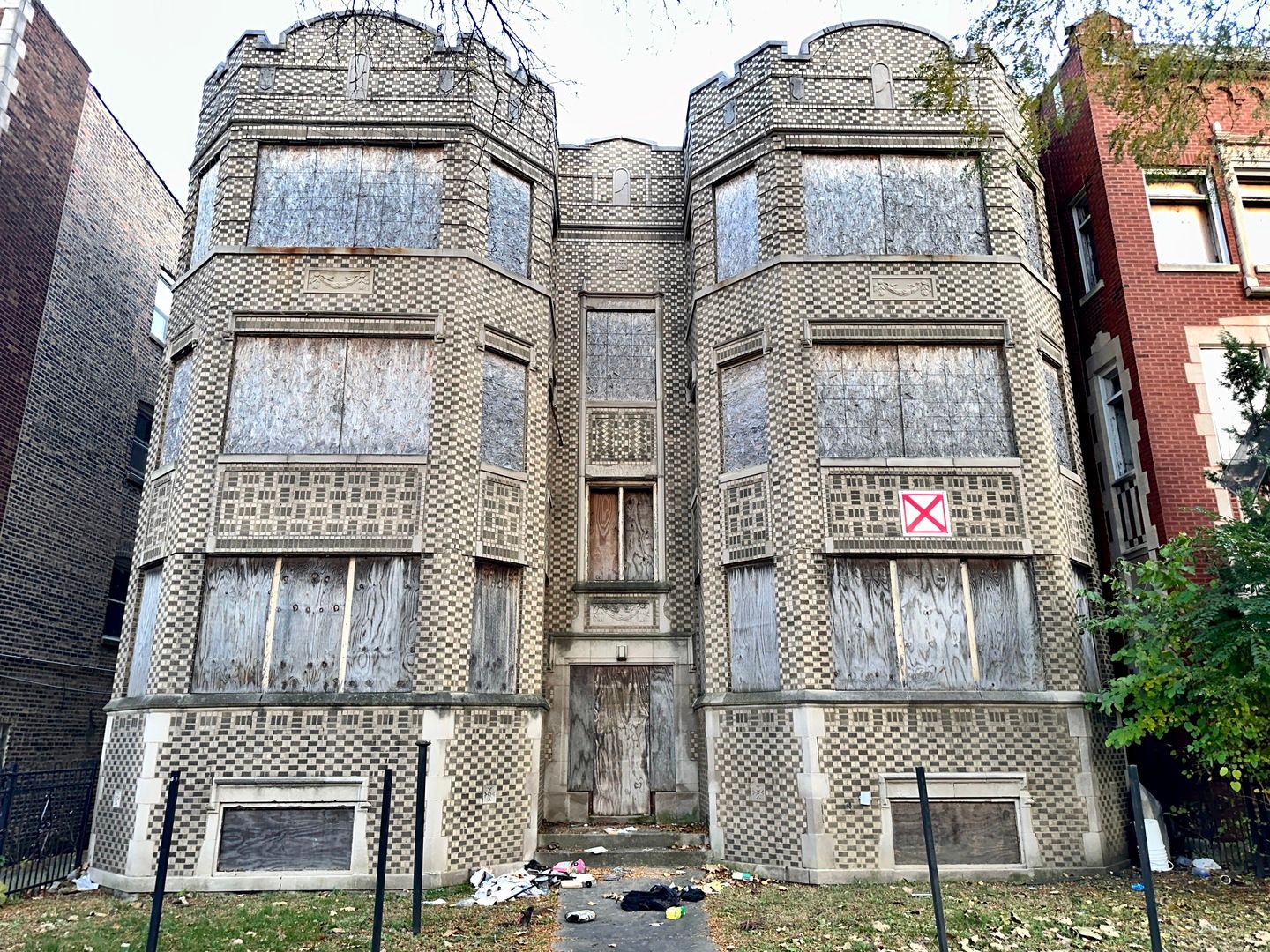 7919 S Essex Avenue — Chicago, IL 60617